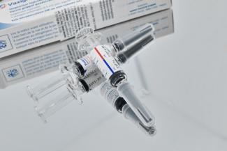 Medical syringes