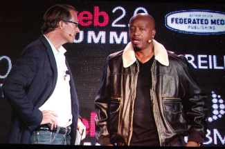 mc hammer at a summit